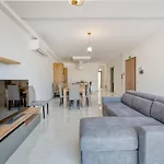 Apartamento A 2br Designer Seafront With Wifi, Ac And By 360 Estates St Paul's Bay