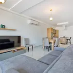 A 2br Designer Seafront With Wifi, Ac And By 360 Estates Apartamento St Paul's Bay