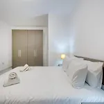 A 2br Designer Seafront With Wifi, Ac And By 360 Estates *