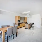 A 2br Designer Seafront With Wifi, Ac And By 360 Estates Apartamento
