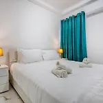Apartamento A 2br Designer Seafront With Wifi, Ac And By 360 Estates