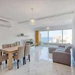 A 2br Designer Seafront With Wifi, Ac And By 360 Estates Apartamento