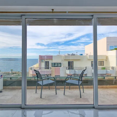 A 2br Designer Seafront With Wifi, Ac And By 360 Estates *