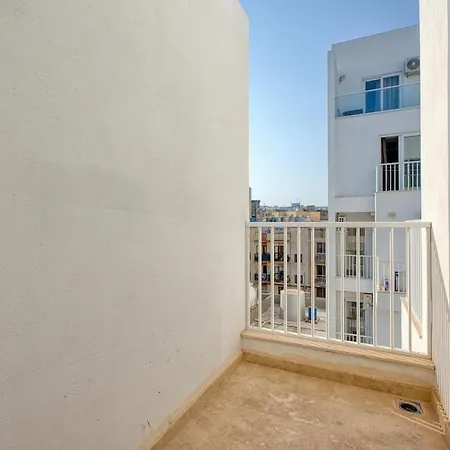 A 2br Designer Seafront With Wifi, Ac And By 360 Estates *