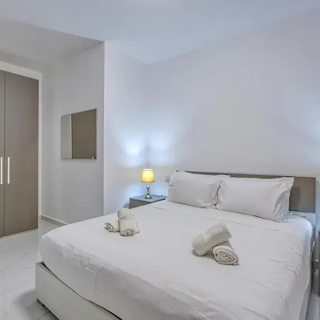 A 2br Designer Seafront With Wifi, Ac And By 360 Estates Apartman *