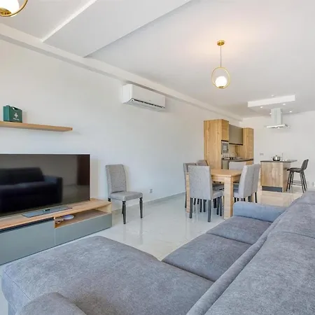 A 2br Designer Seafront With Wifi, Ac And By 360 Estates Apartmán St. Paul's Bay