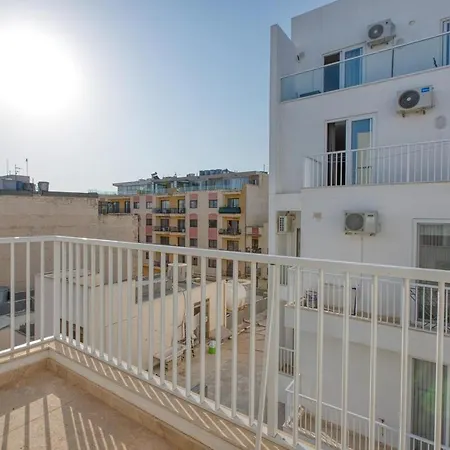 A 2br Designer Seafront With Wifi, Ac And By 360 Estates San Pawl il-Baħar