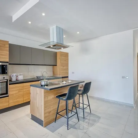 A 2br Designer Seafront With Wifi, Ac And By 360 Estates * St. Paul's Bay