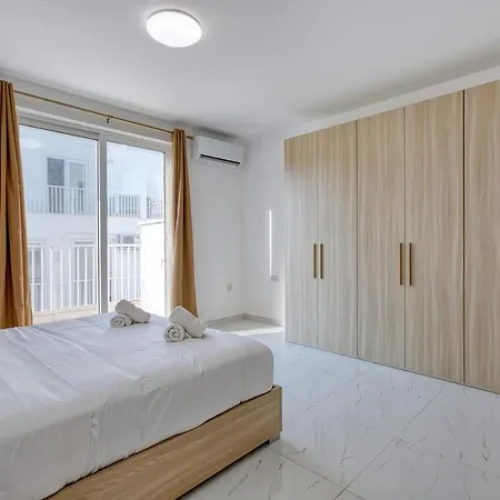 A 2br Designer Seafront With Wifi, Ac And By 360 Estates Apartmán