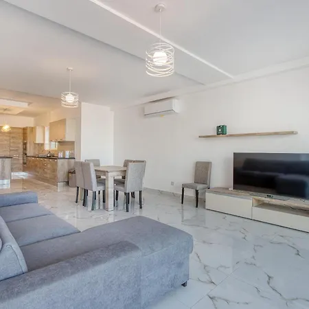 Apartman A 2br Designer Seafront With Wifi, Ac And By 360 Estates San Pawl il-Baħar