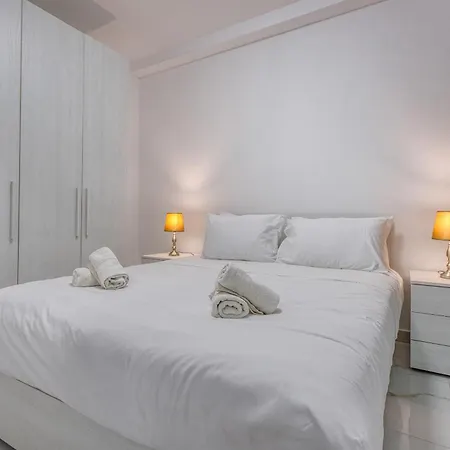 A 2br Designer Seafront With Wifi, Ac And By 360 Estates * St. Paul's Bay