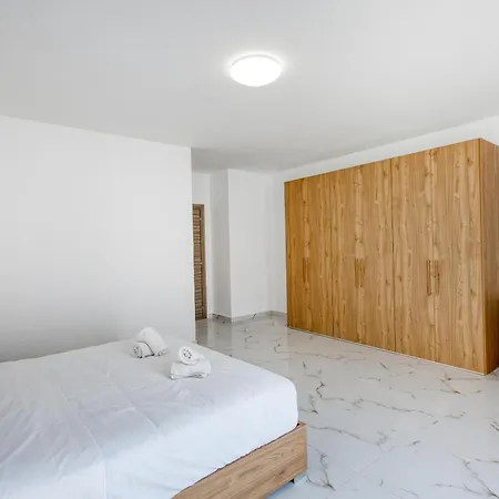 A 2br Designer Seafront With Wifi, Ac And By 360 Estates Apartmán