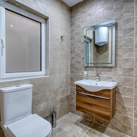 Apartmán A 2br Designer Seafront With Wifi, Ac And By 360 Estates St. Paul's Bay