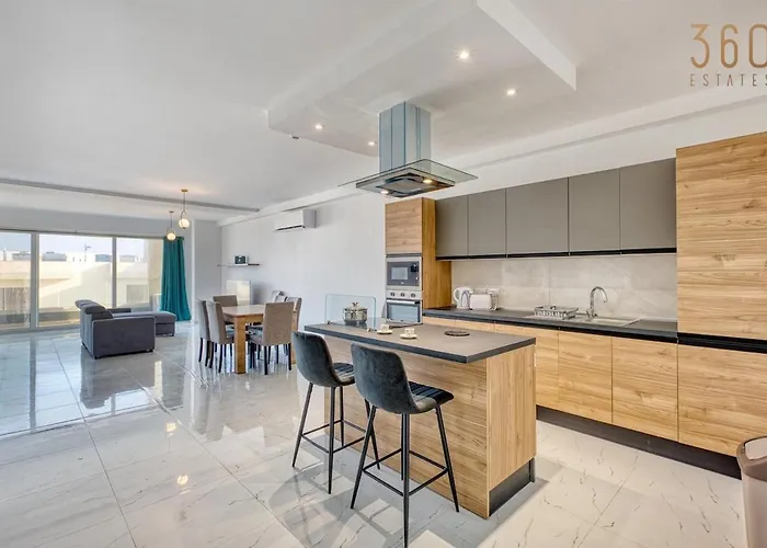 Daire A 2br Designer Seafront With Wifi, Ac And By 360 Estates *