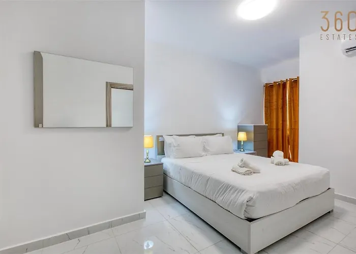 Daire A 2br Designer Seafront With Wifi, Ac And By 360 Estates St. Paul's Bay