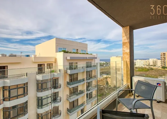 A 2br Designer Seafront With Wifi, Ac And By 360 Estates St. Paul's Bay