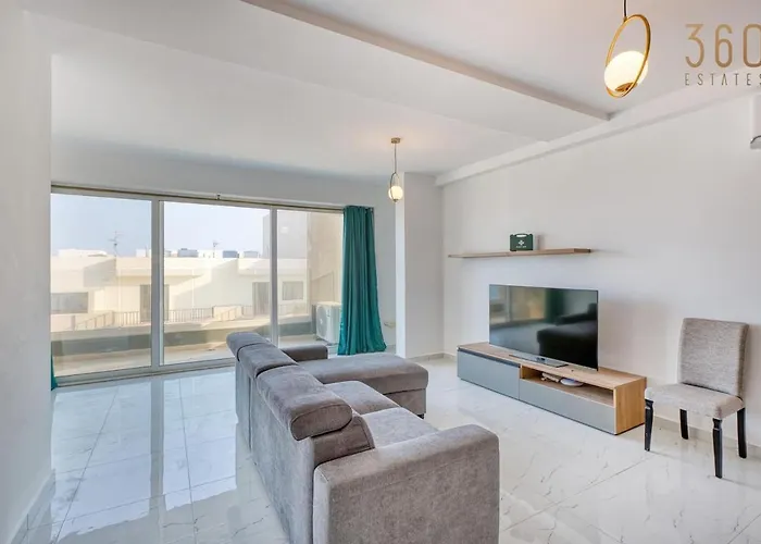 A 2br Designer Seafront With Wifi, Ac And By 360 Estates