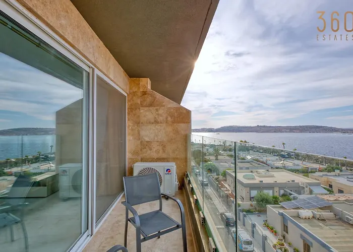 A 2br Designer Seafront With Wifi, Ac And By 360 Estates