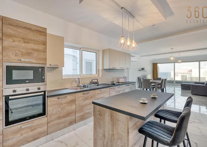 A 2br Designer Seafront With Wifi, Ac And By 360 Estates St. Paul's Bay