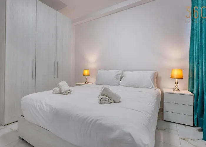 A 2br Designer Seafront With Wifi, Ac And By 360 Estates * St. Paul's Bay