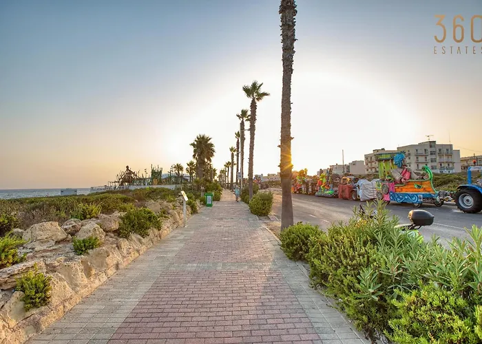 Daire A 2br Designer Seafront With Wifi, Ac And By 360 Estates *