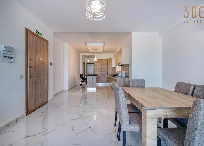 A 2br Designer Seafront With Wifi, Ac And By 360 Estates