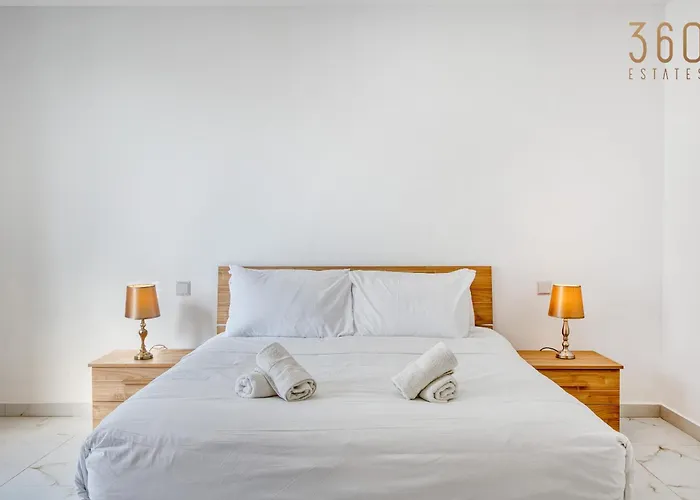 A 2br Designer Seafront With Wifi, Ac And By 360 Estates * St. Paul's Bay