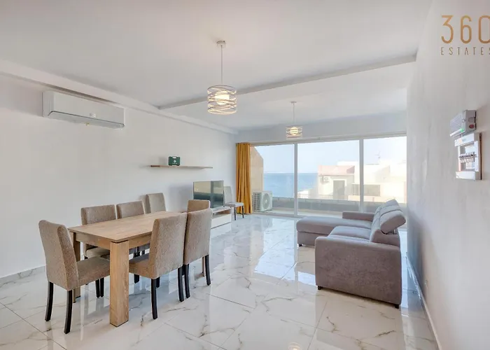 A 2br Designer Seafront With Wifi, Ac And By 360 Estates Daire