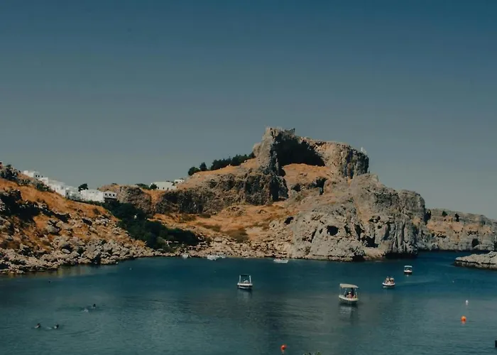 Daire A 2br Designer Seafront With Wifi, Ac And By 360 Estates *