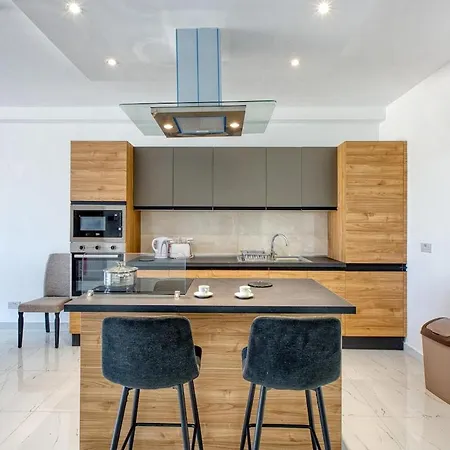 A 2br Designer Seafront With Wifi, Ac And By 360 Estates 아파트