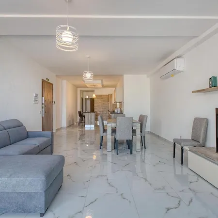 아파트 A 2br Designer Seafront With Wifi, Ac And By 360 Estates