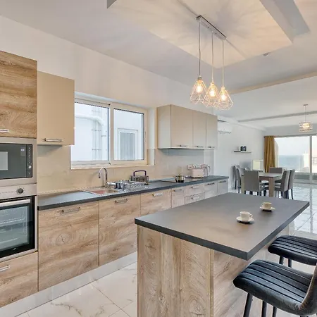 A 2br Designer Seafront With Wifi, Ac And By 360 Estates 세인트폴스베이