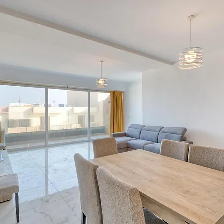 A 2br Designer Seafront With Wifi, Ac And By 360 Estates